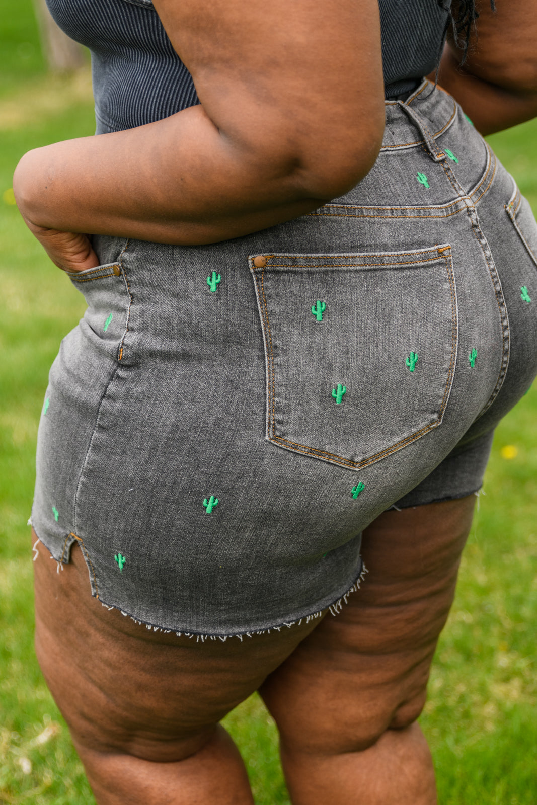 Hi-WaistedCactusEmbroideryCutoffs7